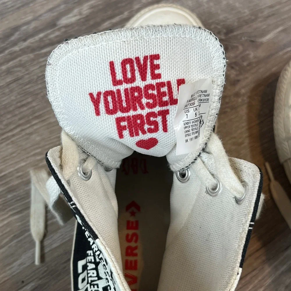 Converse Chuck Taylor All Star Love Fearlessly Hi Top Sneaker Wom 7 UK 5 EU 37.5